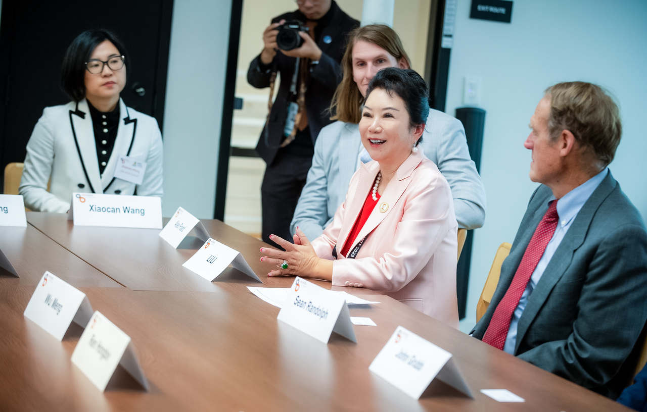 美狮贵宾会集团董事局李俐参加贸促会活动